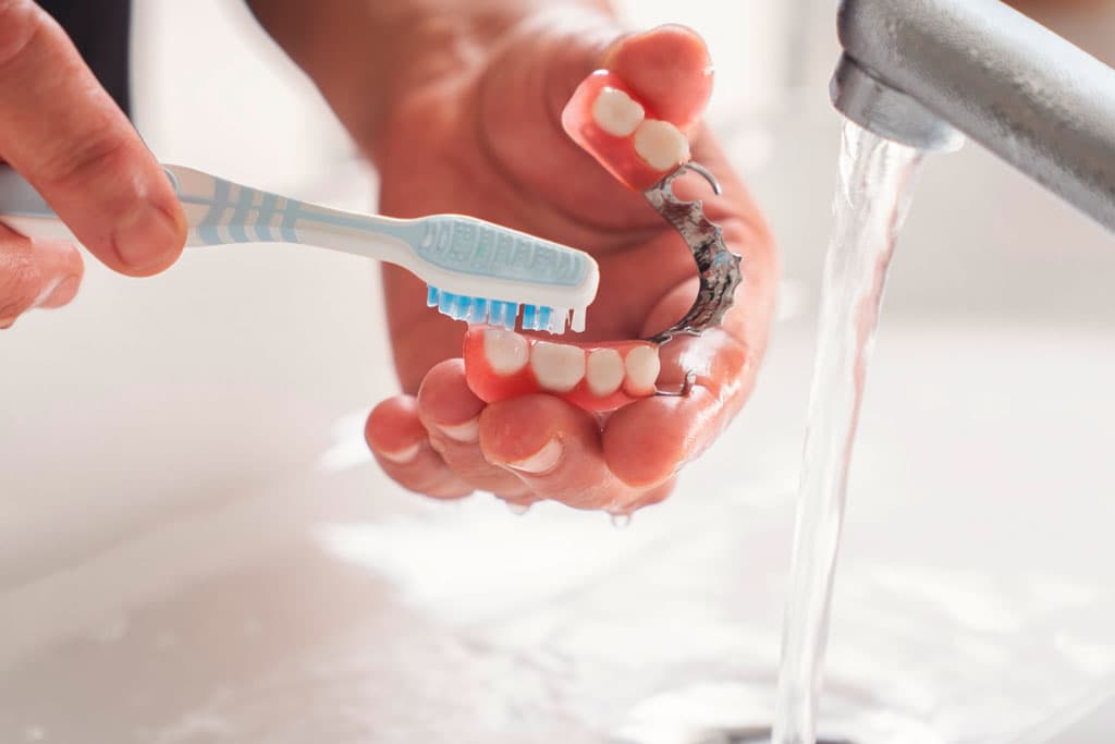 Poner dentadura postiza en Ferrol